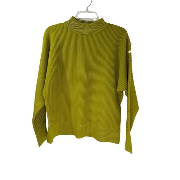 T Tahari Sweaters - T Tahari women’s green raglan sleeve mock sweater gold accents size M #45-1871